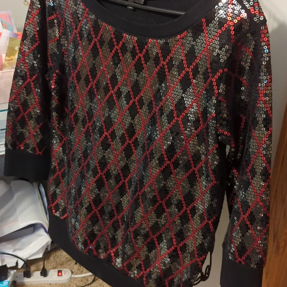 Express Sequin Top - Picture 4 of 4